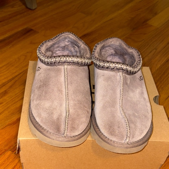 UGG Women's Purple and Grey Slippers - Picture 2 of 5